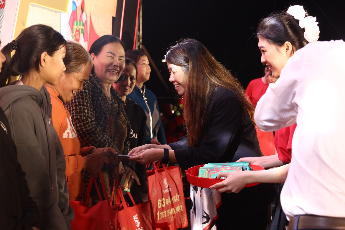 "63 REUNION - A TẾT TOGETHER" JOURNEY CONTINUES TO BRING AN ENRICHING TẾT TO COMMUNITY